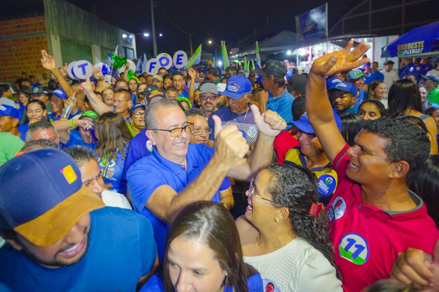 Teófilo Pereira leva multidão de apoiadores às ruas de Craíbas em arrastão eletrizante