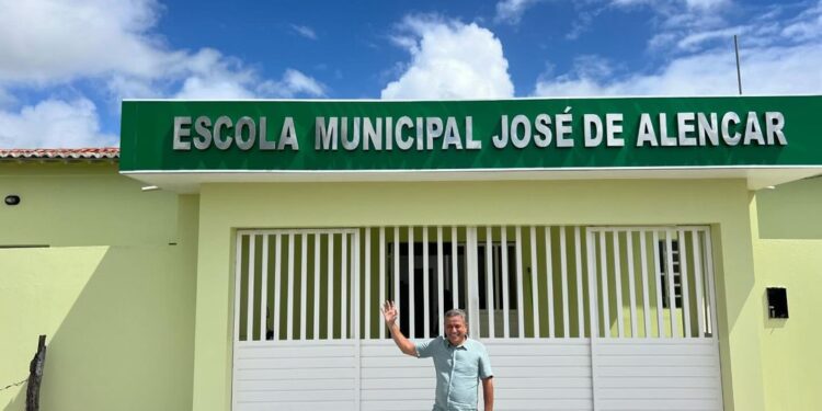 Prefeito de Jacaré dos Homens comemora evolução da Educação municipal no IDEB