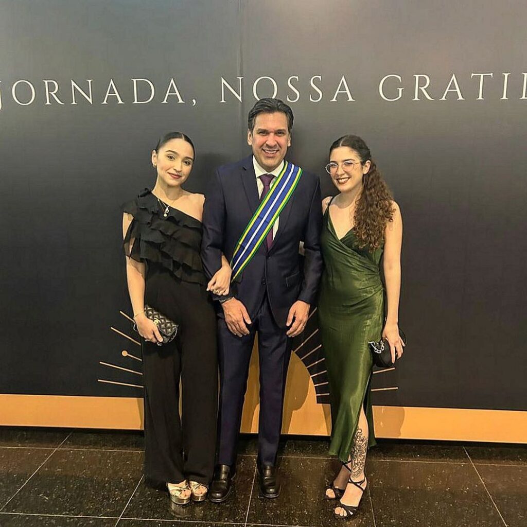 Isnaldo Bulhões recebe a Comenda de Ordem do Mérito da Advocacia-Geral da União