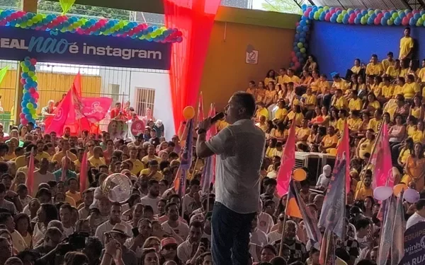Renan Filho afirma que escolha de JHC para vice é “arrumadinho” para sua mãe assumir