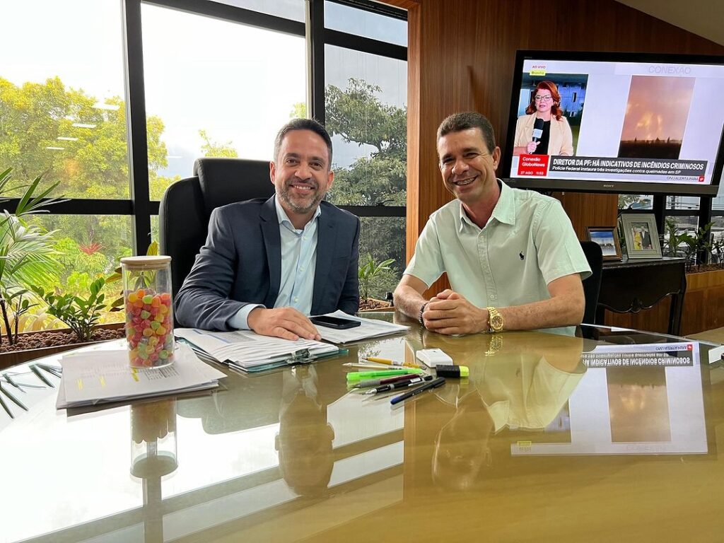 Prefeito de Pariconha se reúne com Paulo Dantas e Renan Calheiros em agenda em Maceió