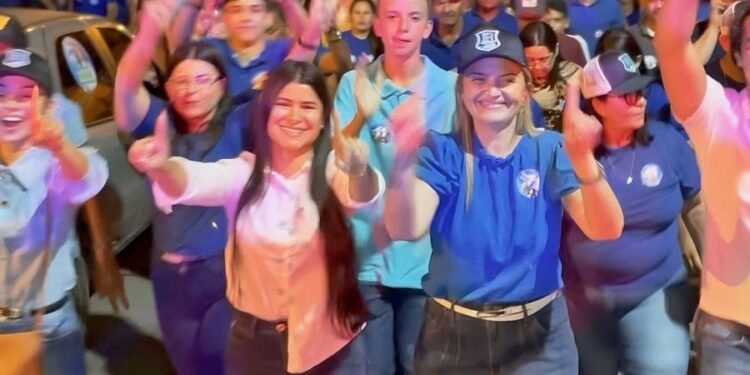 Prefeita e candidata à reeleição, Suzy Higino arrasta multidões em campanha pelas ruas de Olho D’Água Grande