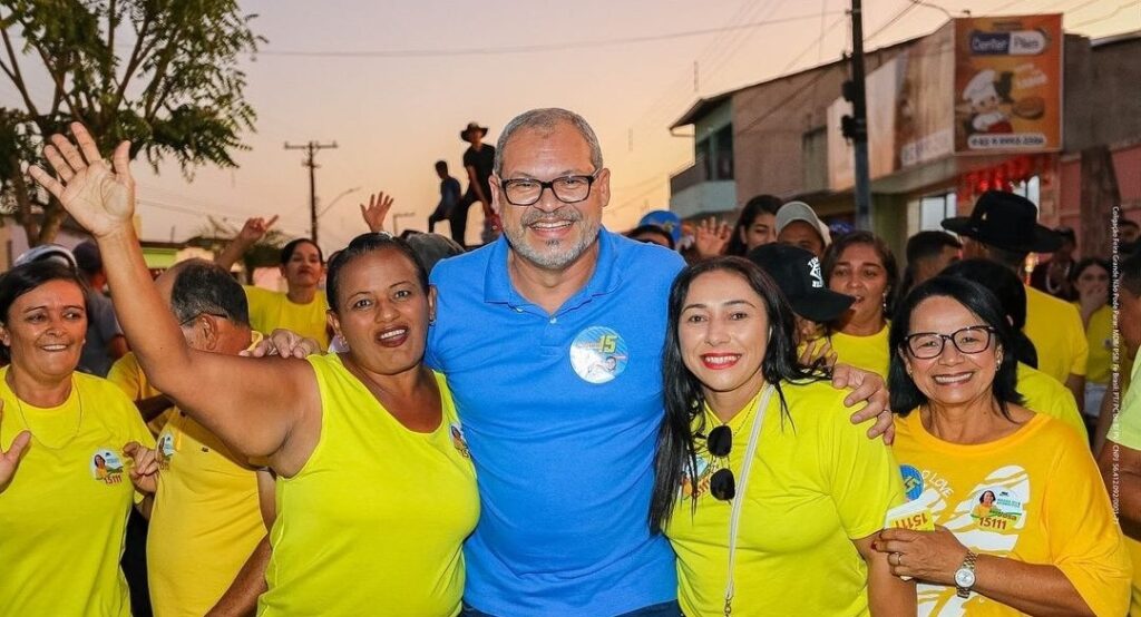 Em campanha, Dário atrai eleitores ao visitar ruas de Feira Grande