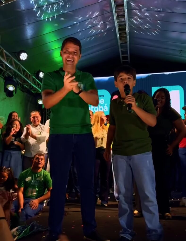 Jequiá da Praia: Felipe Jatobá realiza comícios e ganha discurso emocionado do filho no município