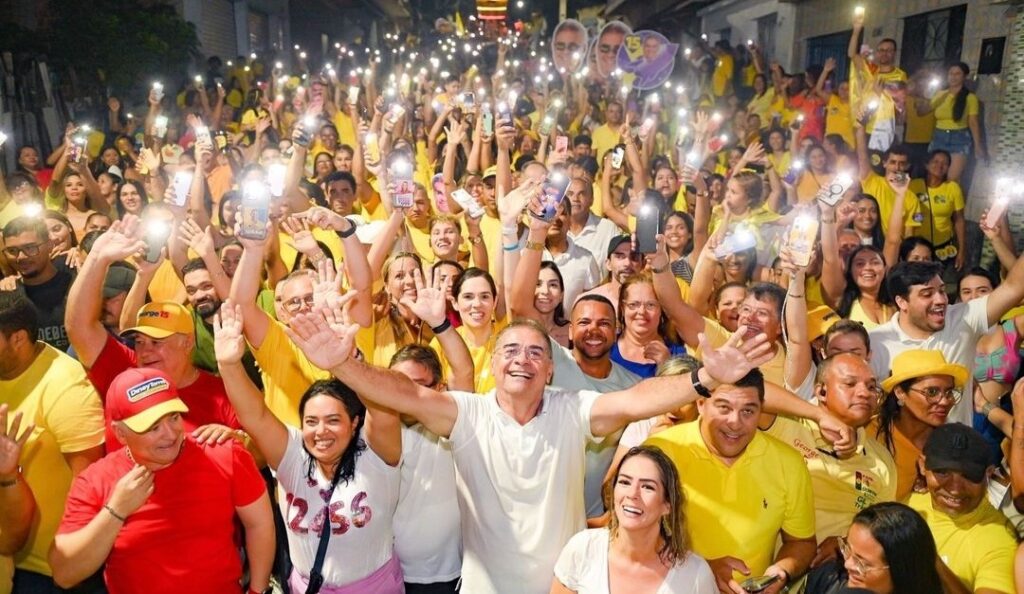 George Clemente participa de mega caminhada e arrasta eleitores pelas ruas de São Miguel dos Campos