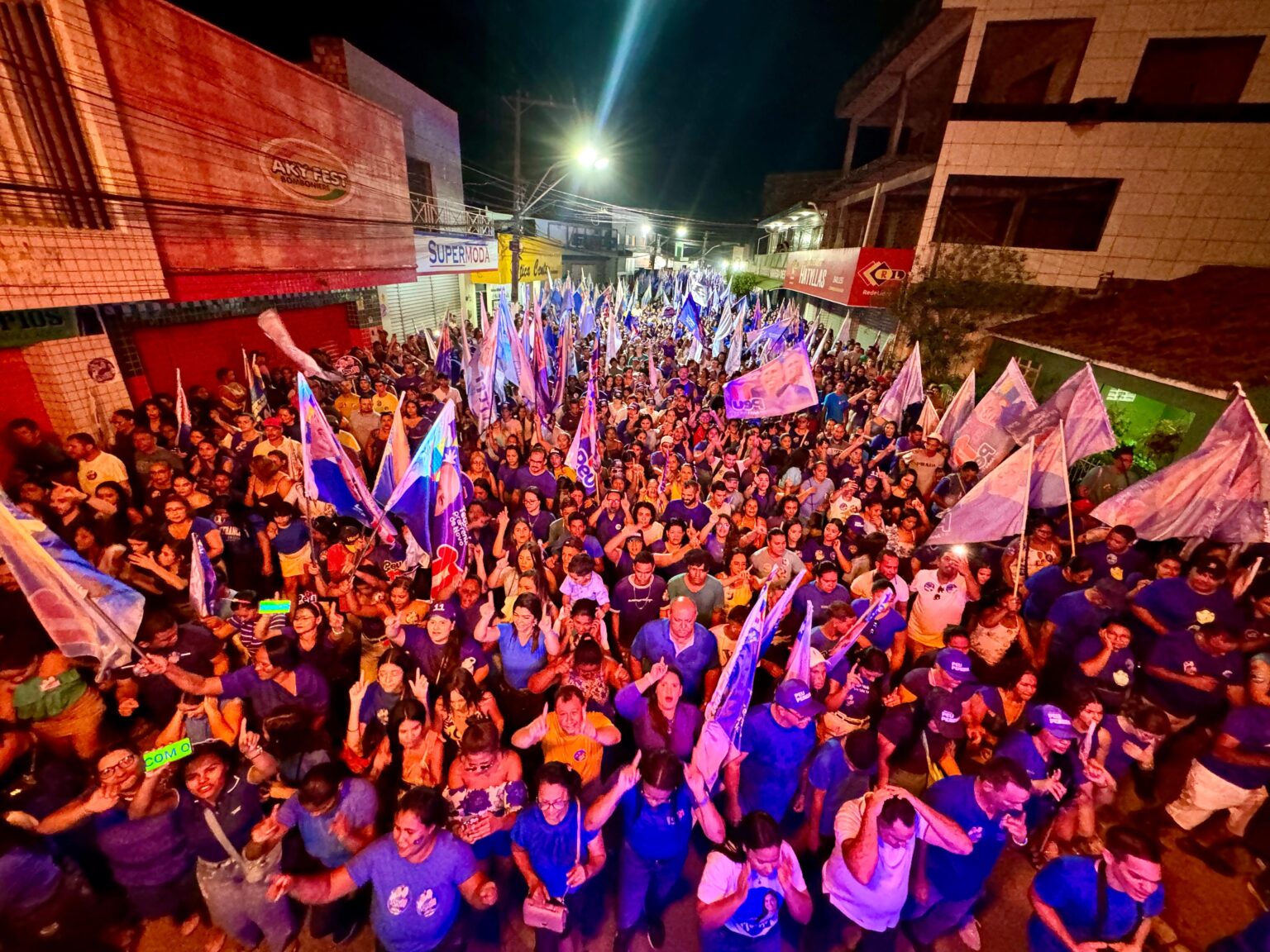 Teotônio Vilela: Peu Pereira arrasta multidão na “Grande Caminhada do 11”