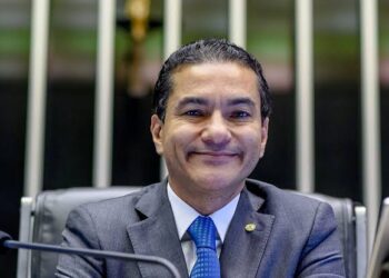 Marcos Pereira vaza conversa com  Rui Costa e ameaça processar repórter