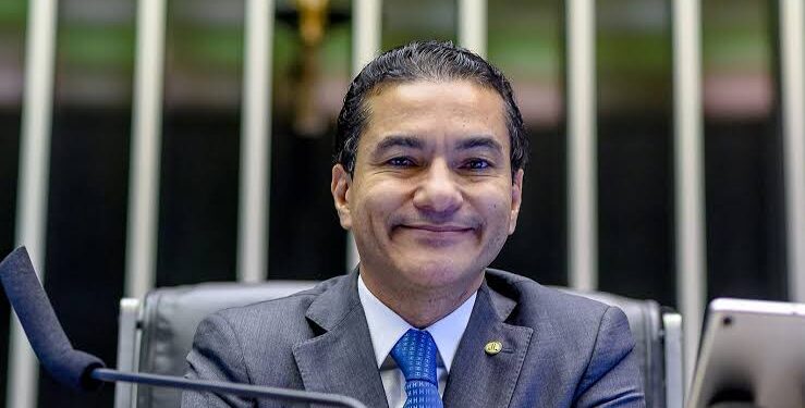 Marcos Pereira vaza conversa com  Rui Costa e ameaça processar repórter