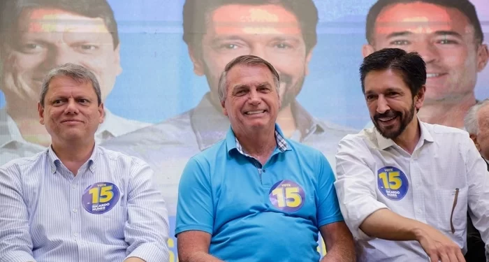 Tarcísio de Freitas anuncia Bolsonaro como candidato em 2026