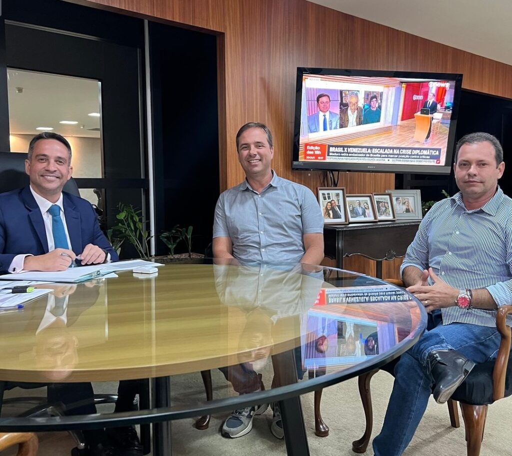 “Reafirmar meu compromisso com o desenvolvimento”, diz prefeito eleito de Capela em reunião com Paulo Dantas