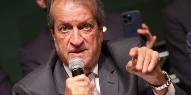 Valdemar busca persuadir o PL a apoiar Hugo Motta para a presidência da Câmara