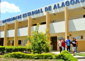 Campus VI da UNEAL Enfrenta Problemas Estruturais e Suspensão de Aulas