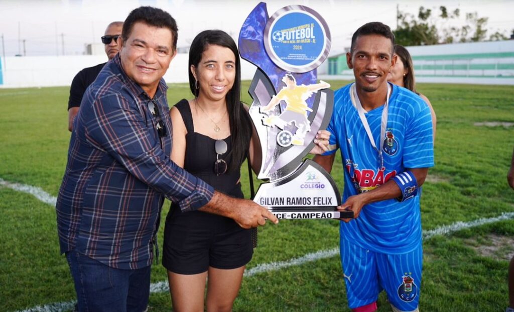 Prefeito de Porto Real do Colégio prestigia final do Campeonato Municipal de Futebol Amador