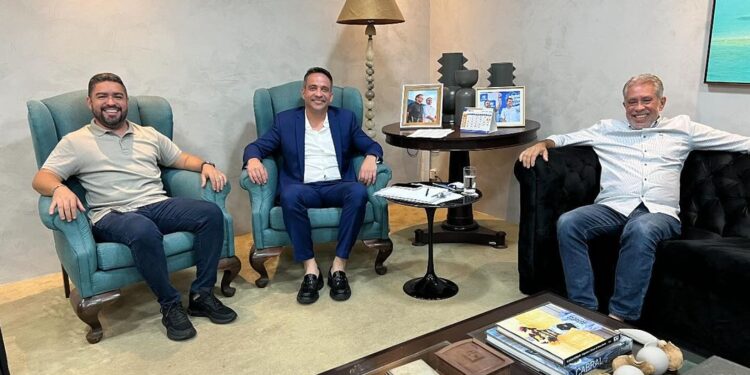 Prefeito de Viçosa e governador Paulo Dantas discutem novos projetos para o futuro do município