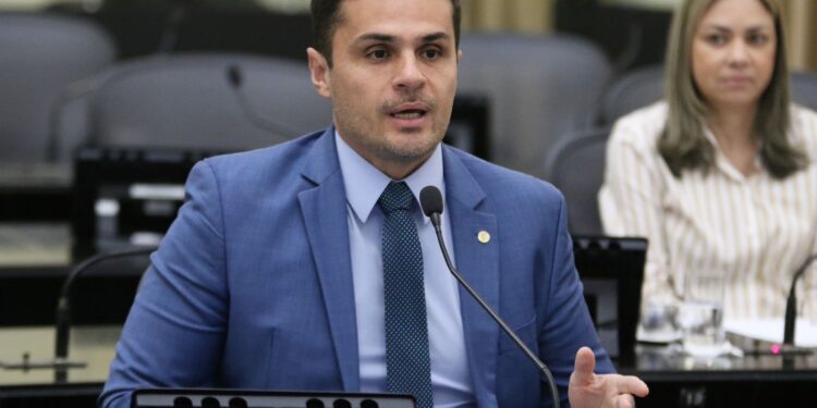 Alexandre Ayres aperta o cerco contra os pedófilos em Alagoas