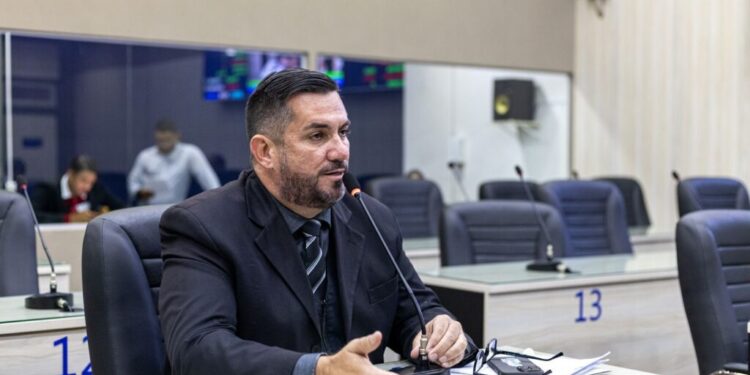 Lei do vereador Leonardo Dias garante aumento do alcance de doenças detectadas em bebês