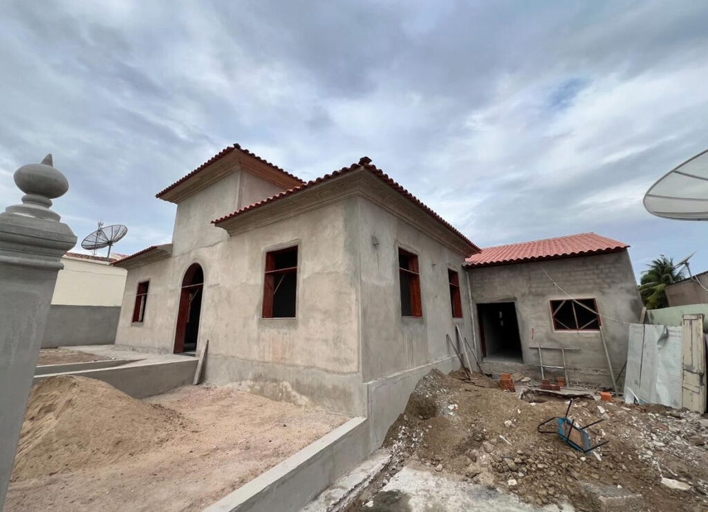 Prefeito Floriano Melo destaca fase final das obras na nova sede da prefeitura de Jacaré dos Homens