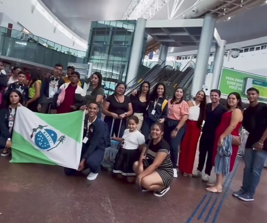 Turma da Escola de Línguas de Murici embarca em Londres para intercâmbio cultural