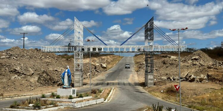 CONSTRUÇÃO DO PÓRTICO DE ENTRADA MARCA UM NOVO TEMPO DE DESENVOLVIMENTO EM MINADOR DO NEGRÃO