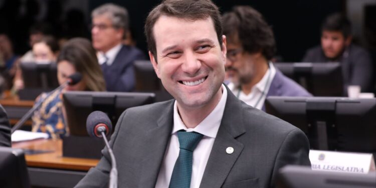 Projeto de Lei garante matrícula prioritária para filhos de agentes de segurança pública transferidos