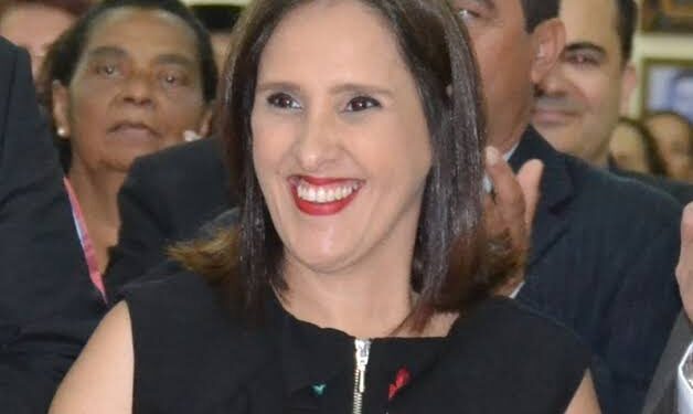 Prefeita de Santana do Ipanema é forte candidata para assumir Secretaria de Saúde, substituindo Gustavo Pontes