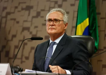 Calheiros diz que ameaça do Carrefour é disfarce para protecionismo