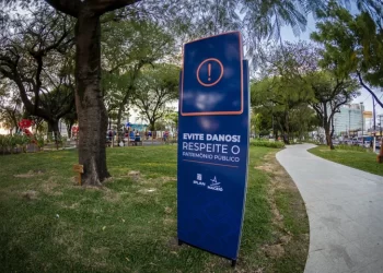 Município responsabilizará influencers por danos ao Parque Centenário após evento polêmico