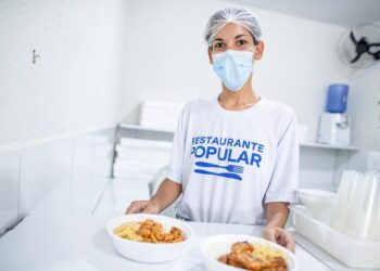 Restaurante Popular de Maceió começa a funcionar em Ipioca