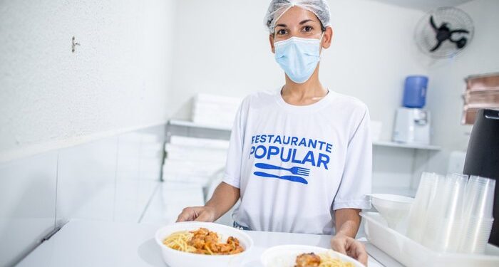 Restaurante Popular de Maceió começa a funcionar em Ipioca