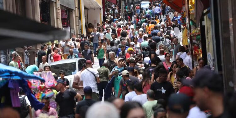 Brasil alcança menores índices de pobreza e extrema pobreza em mais de uma década