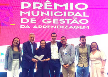 Prefeita Fernanda Cavalcanti celebra conquista do Prêmio Municipal de Gestão da Aprendizagem