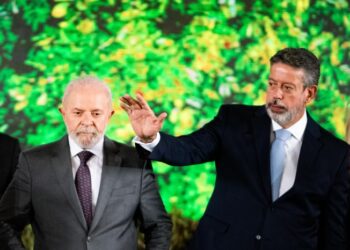Governo Lula enfrenta desafios para avançar pacote de ajuste fiscal no Congresso