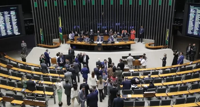 Semana decisiva no Congresso: pacote fiscal e orçamento dominam a pauta antes do recesso