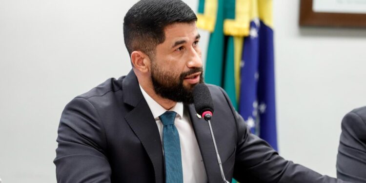 Deputado Fabio Costa votou a favor de uma proposta que reforça merenda escolar