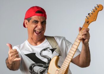 Durval Lelys abrirá o Verão Massayó com show na orla de Maceió