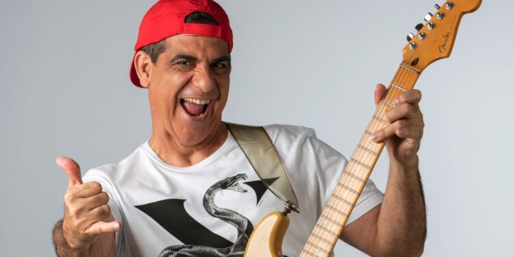 Durval Lelys abrirá o Verão Massayó com show na orla de Maceió