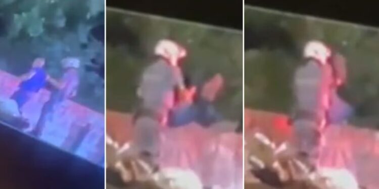 Policiais impediram socorro a jovem jogado de ponte, afirmam testemunhas