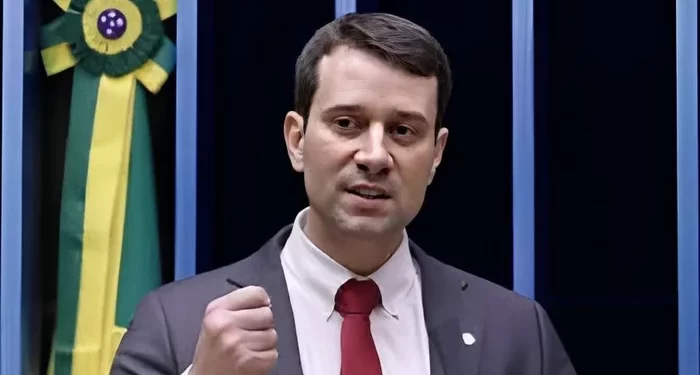 Projeto de Lei de Daniel Barbosa propõe liberar porte de spray de pimenta para mulheres em situação de violência doméstica