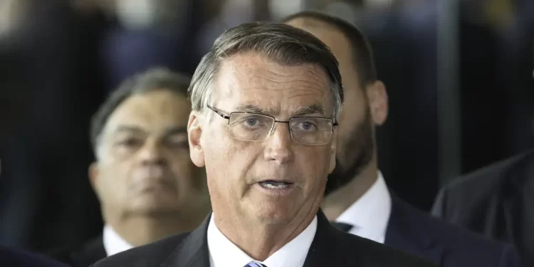 PGR se opõe a viagem de Bolsonaro para posse de Trump, destacando ausência de interesse público