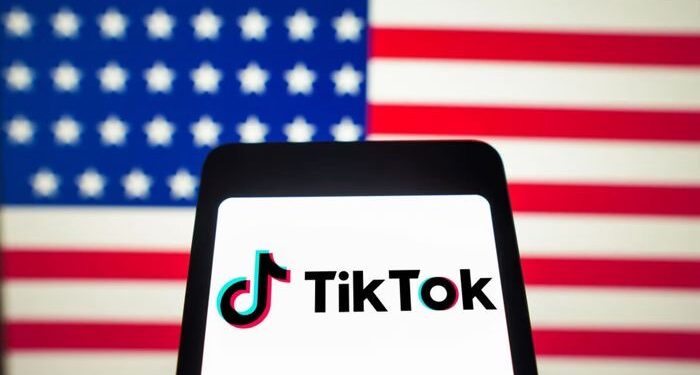 Donald Trump diz estar aberto à compra do TikTok por Elon Musk