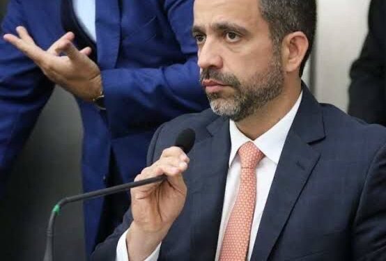 Paulo decide reforma administrativa após conversa com Renans e MV