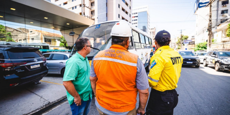 Defesa Civil inicia vistoria em hotel de Maceió após incêndio que resultou em morte