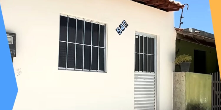 Prefeito de Inhapi destaca entrega de casa reformada pelo programa “Construindo Meu Lar”