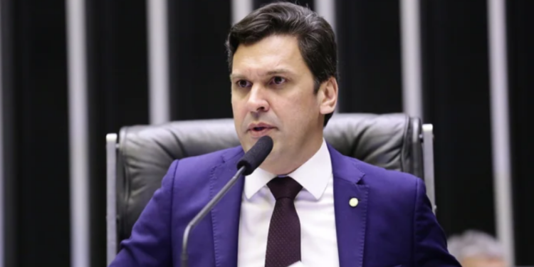 Líderes do PT defendem indicação de Isnaldo Bulhões para ministério