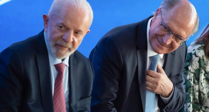 Trump impõe tarifas ao aço brasileiro e desafia governo Lula