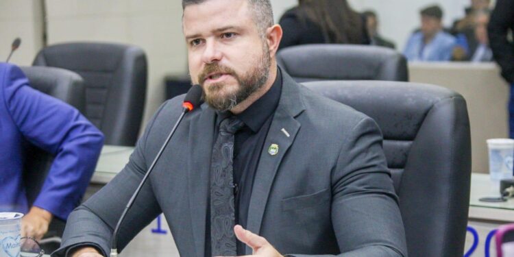Vereador Delegado Thiago Prado critica decisões judiciais que liberam criminosos no Brasil