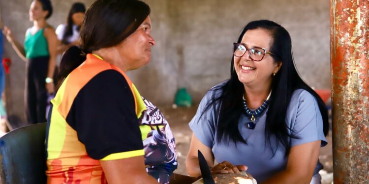 Prefeita Edilza Alves homenageia mulheres trabalhadoras das Casas de Farinha da Mata Limpa
