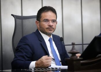 Reeleição de Marcelo Victor na ALE abre precedente para outros estados; entenda