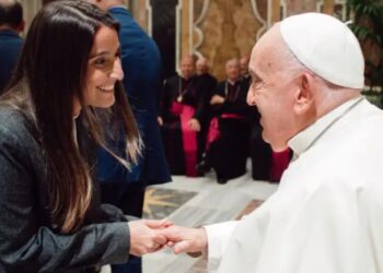Jornalista alagoana que conheceu o Papa Francisco relembra encontro histórico: “Ele era uma pessoa muito simples”
