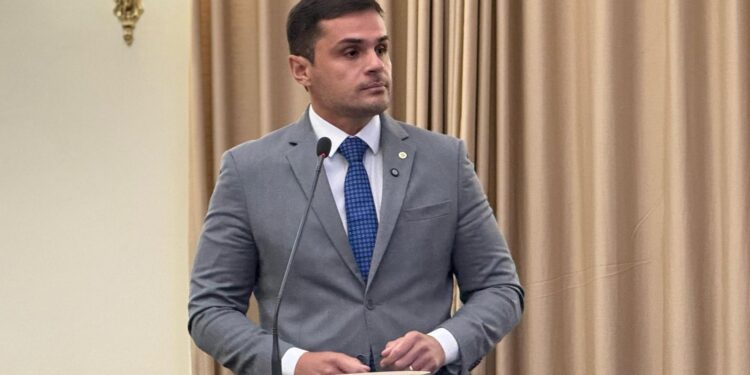 Deputado Alexandre Ayres reforça compromisso com pacientes oncológicos e defende construção de hospital especializado na capital alagoana